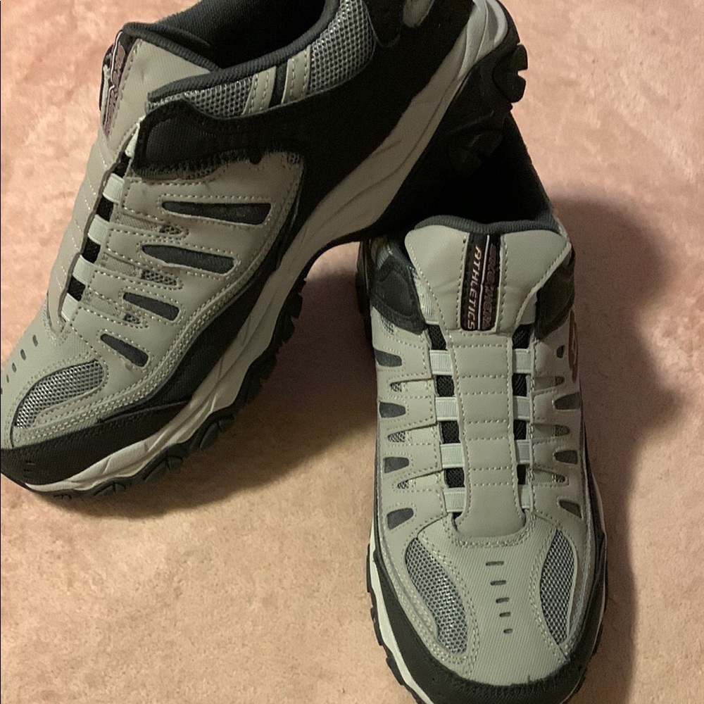New Skechers Men's Air cooled Memory Foam Gray Athletic Shoes size 10